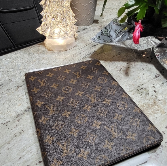 COPY - Louis Vuitton USED Tablet Case - Picture 3 of 16